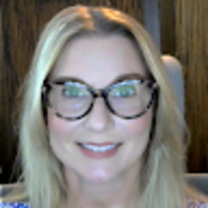 Meet your Posher, Elise